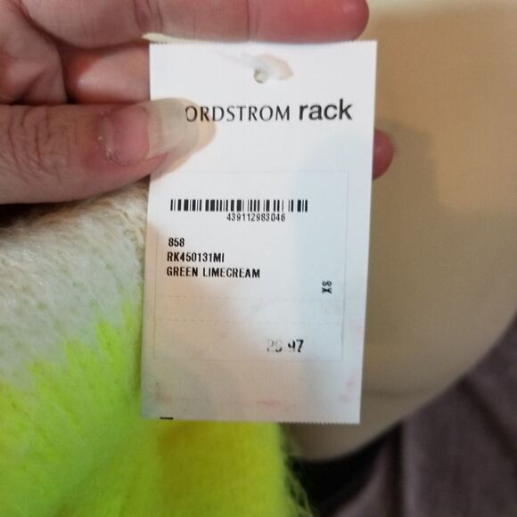 SWEATER SALE 3/$30 Abound Lime Green & Cream Brushed Sweater Size XS - Picture 6 of 6